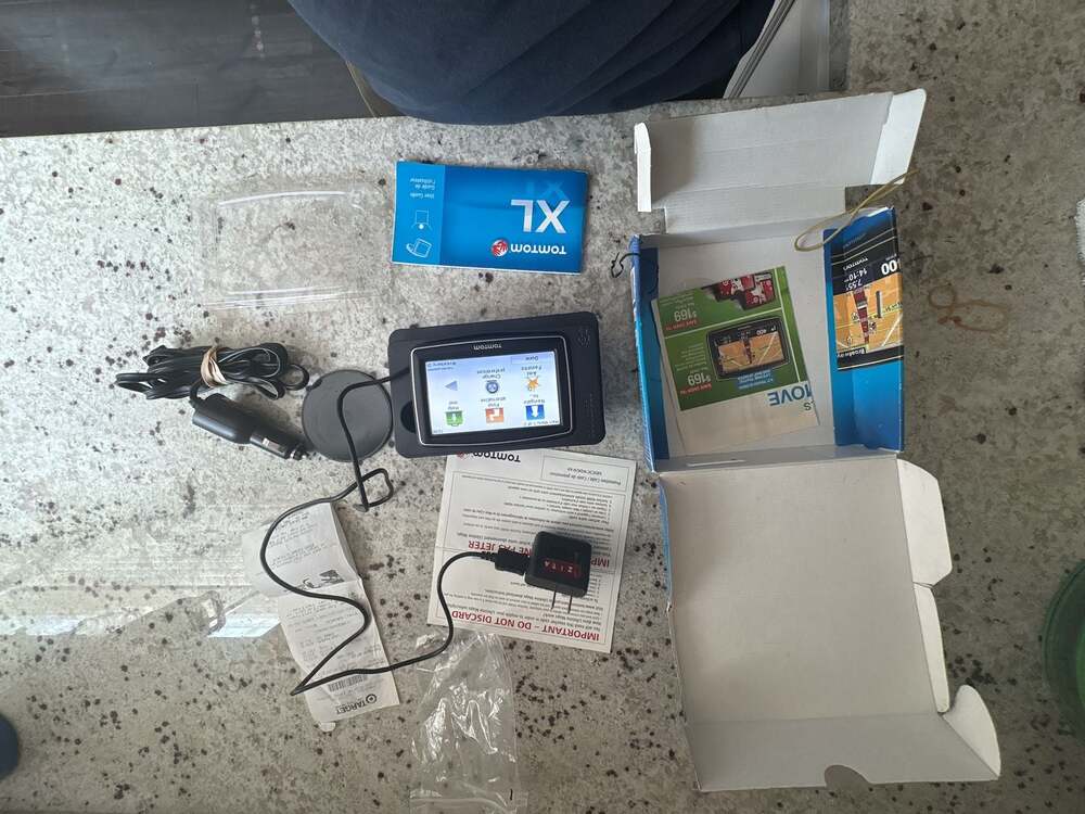 TomTom XL 335-TM Lifetime Traffic & Maps Edition GPS Navigator